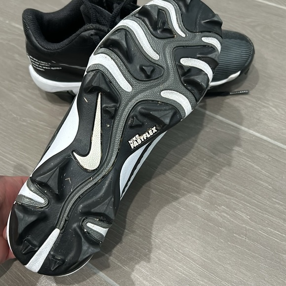 Nike Vapor clears indoor or outdoor size 4.5US - Picture 2 of 3